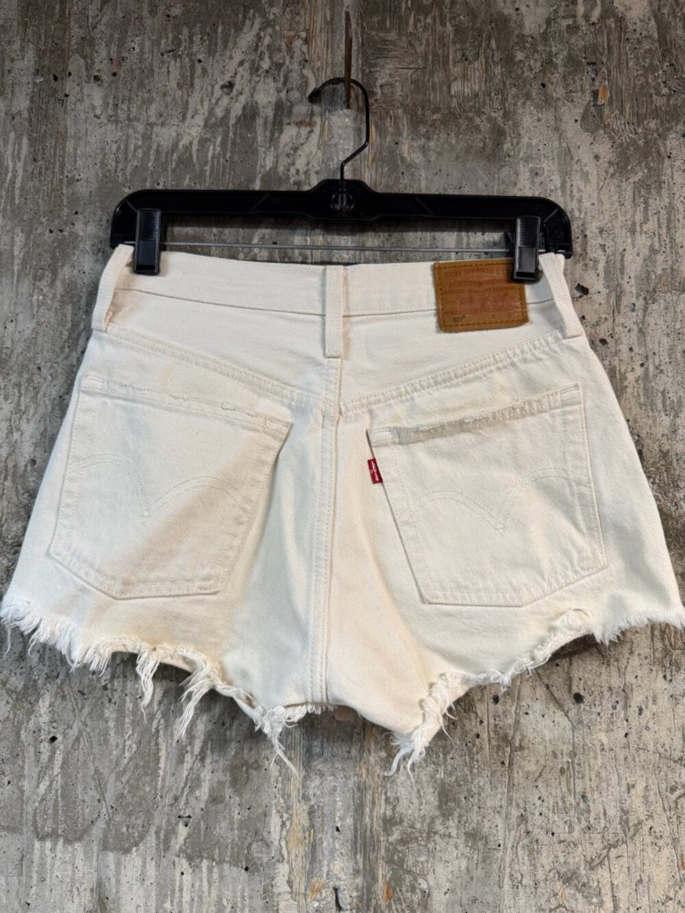 LEVI'S Women's 501 Original Short Size 24 In Natural Instinct - Picture 7 of 10